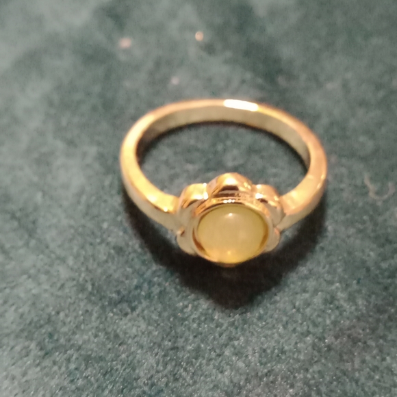 Gold Tone Ring With Light Green Rhinestone - Picture 2 of 3